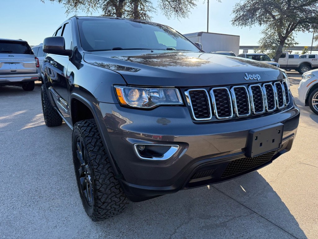 Used 2017 Jeep Grand Cherokee Laredo w/ Quick Order Package 2BE