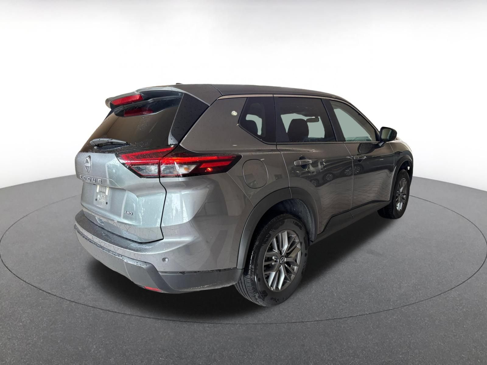 Used 2026 Nissan Rogue SV AWD/4WD image 8