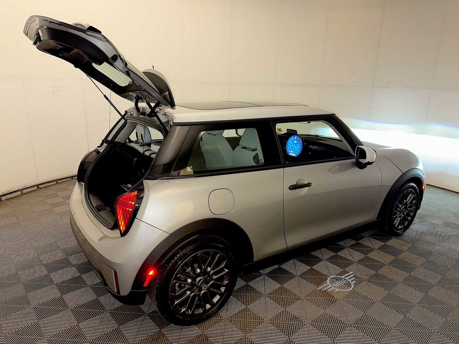 Certified 2025 MINI Cooper S image 23