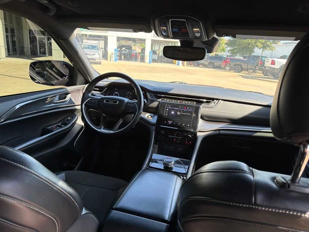 Used 2022 Jeep Grand Cherokee L Laredo RWD image 25