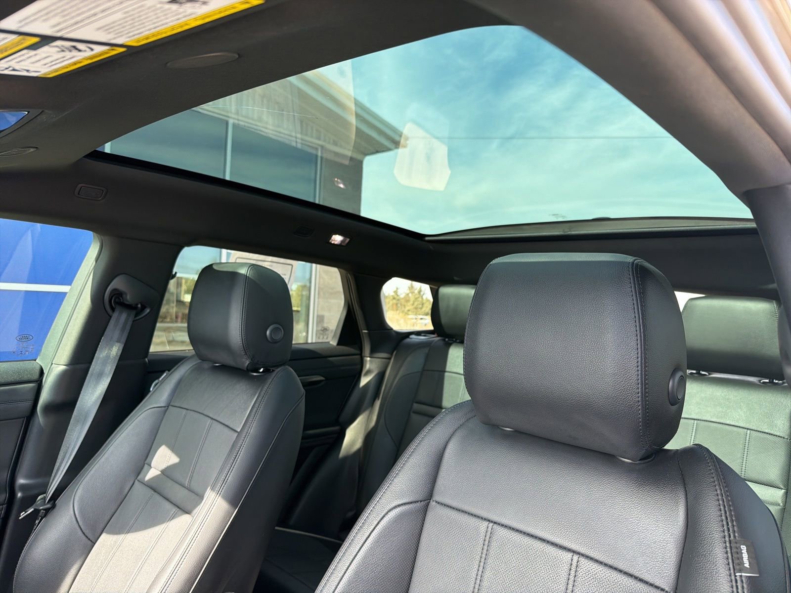 Used 2023 Land Rover Range Rover Evoque R-Dynamic SE image 20