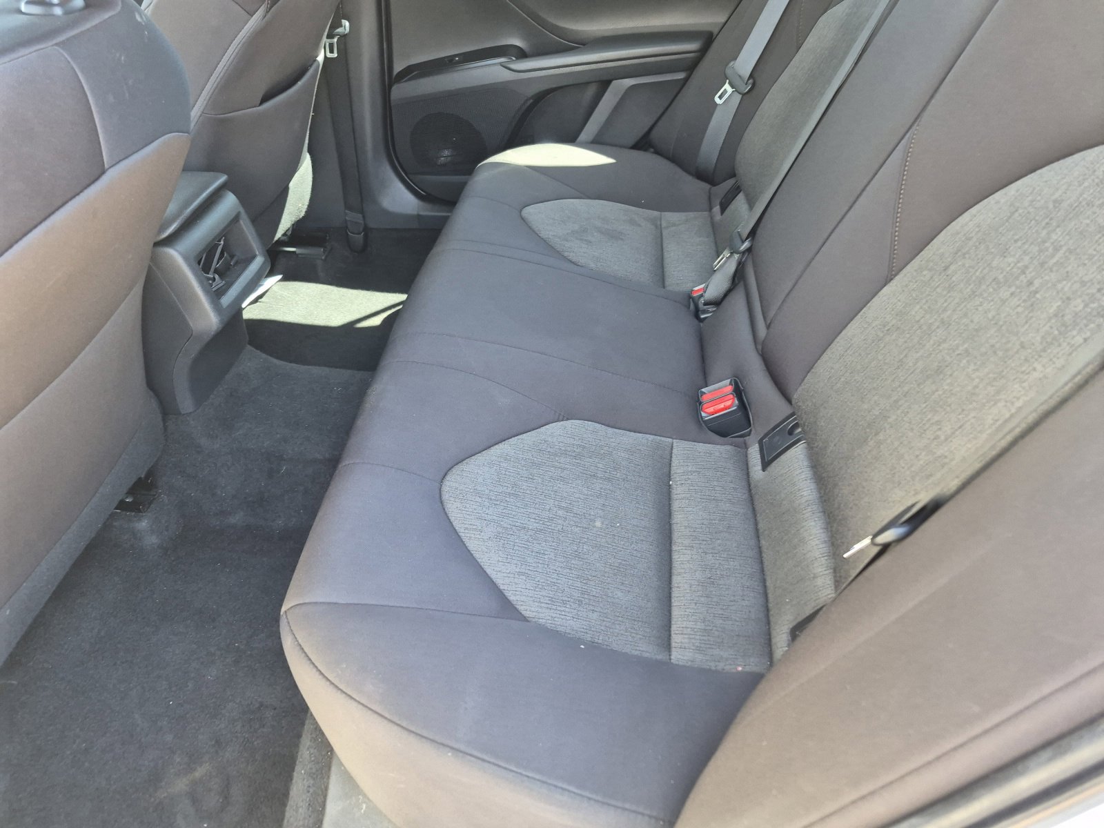 Used 2019 Toyota Camry LE FWD image 17