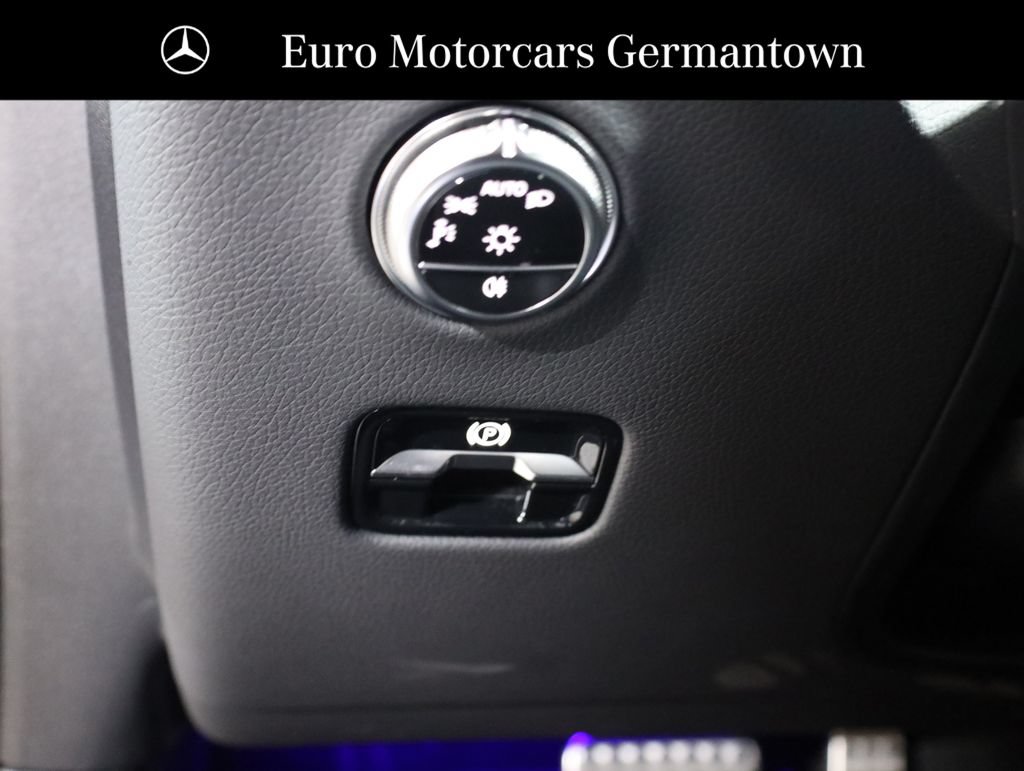 Used 2026 Mercedes-Benz GLC 300 4MATIC image 11