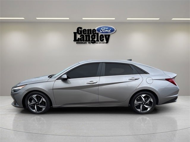 Used 2023 Hyundai Elantra Limited image 1