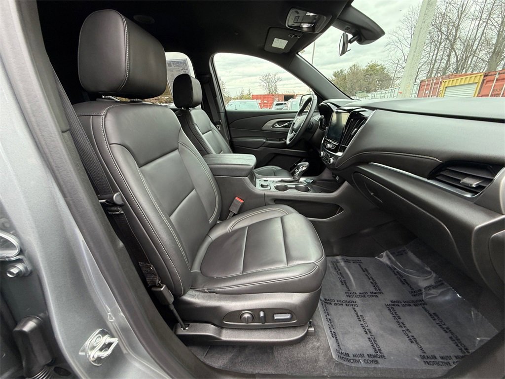 Used 2024 Chevrolet Traverse LT image 26