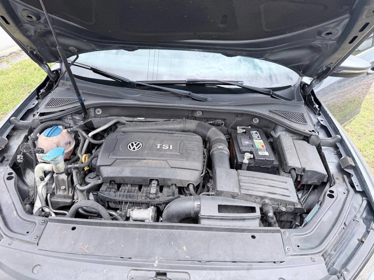Used 2017 Volkswagen Passat 1.8T SE FWD image 25