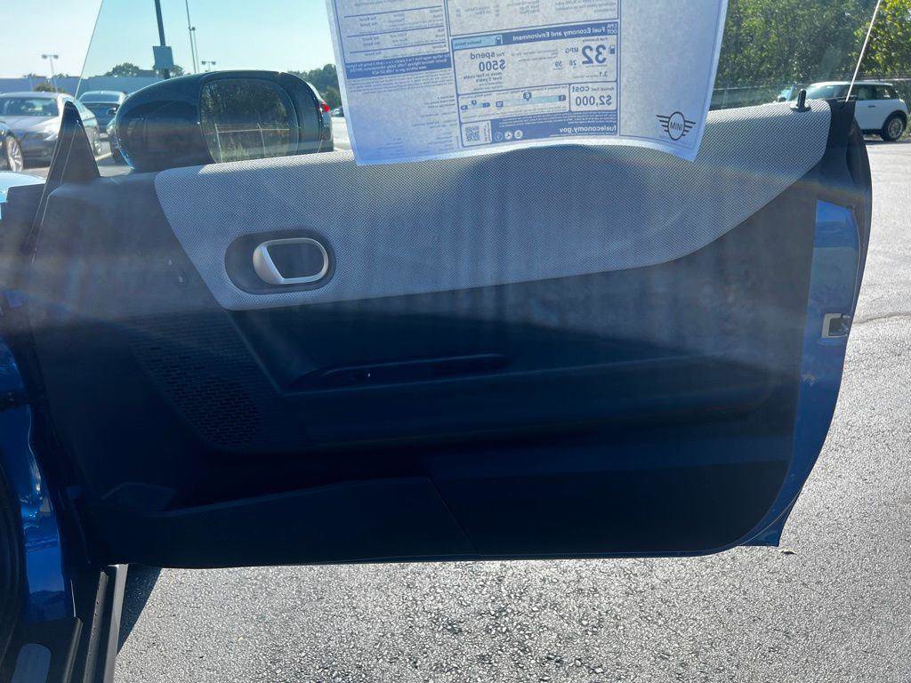 Certified 2025 MINI Cooper S image 17