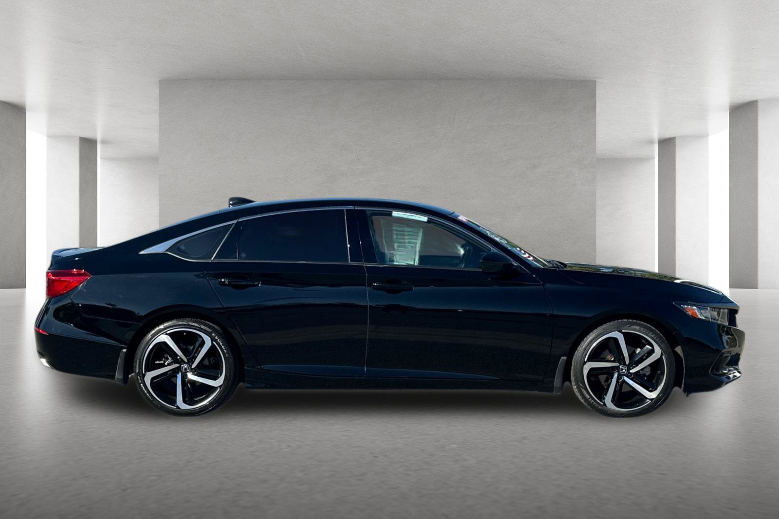Used 2022 Honda Accord Sport image 3