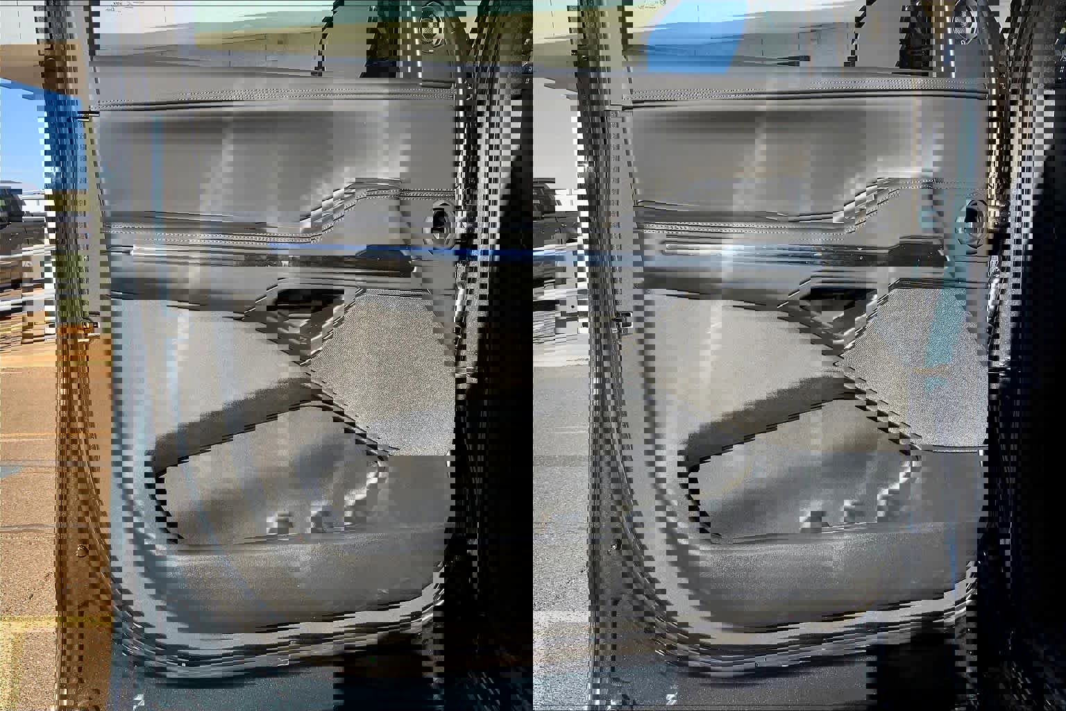 New 2025 Lincoln Navigator L Reserve w/ Jet Appearance Package image 10