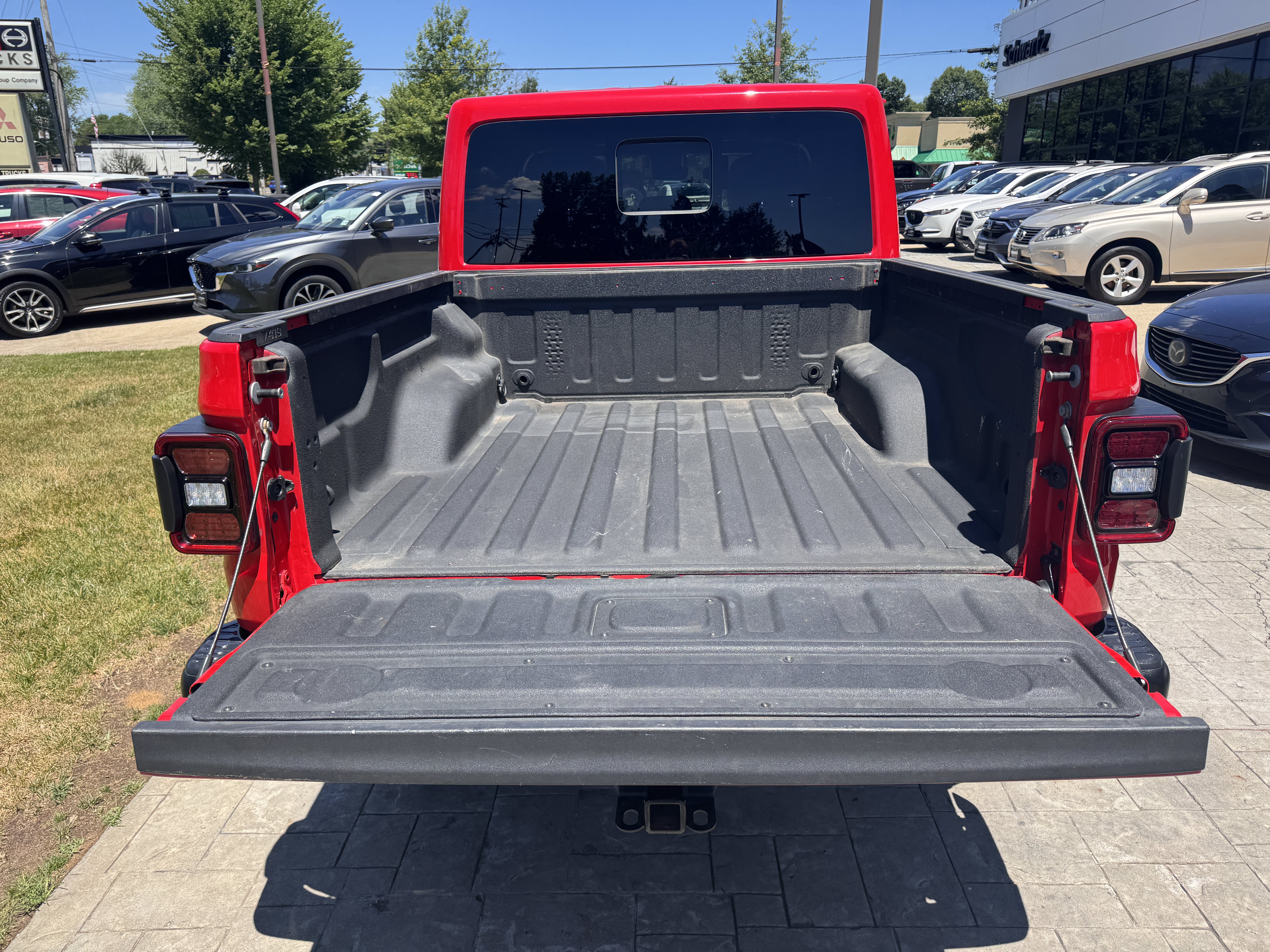 Used 2021 Jeep Gladiator Rubicon AWD/4WD image 9