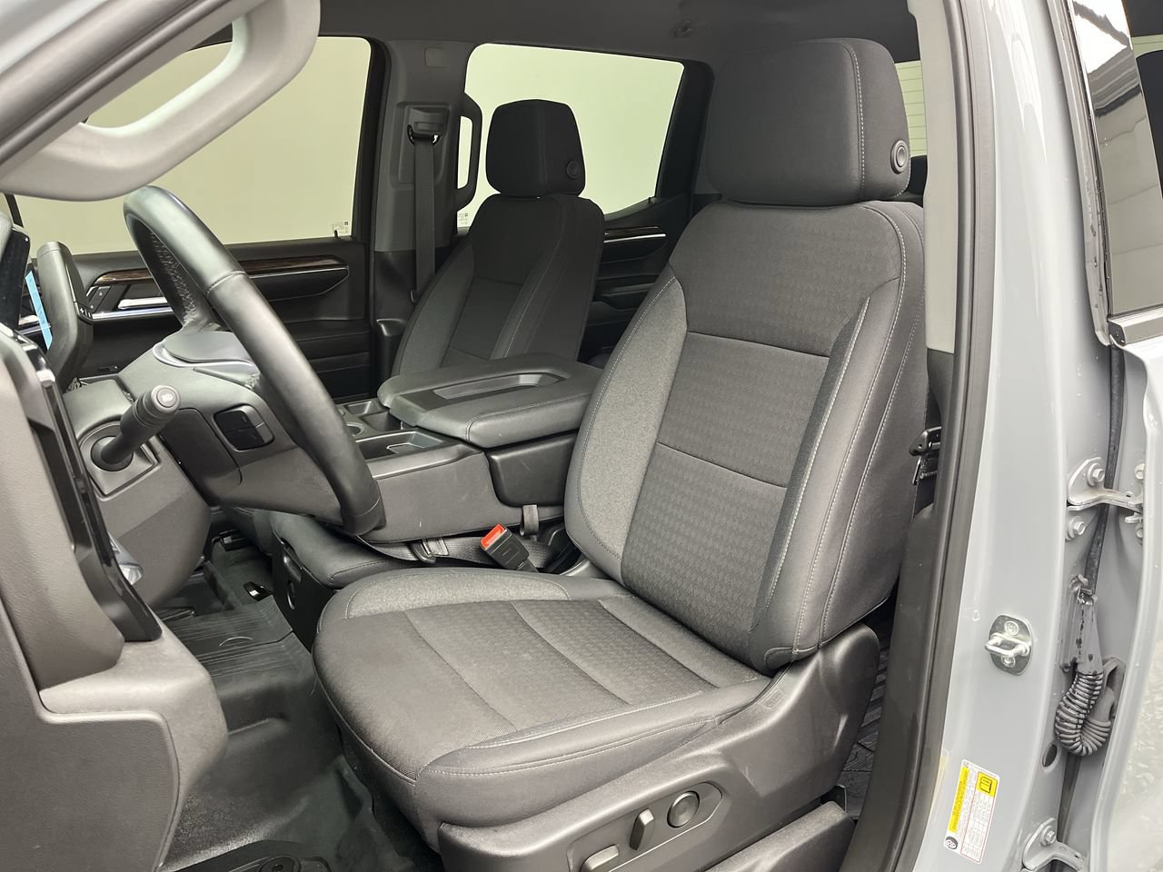 Used 2024 GMC Sierra 1500 Elevation w/ LPO, Elevation Black Package AWD/4WD image 11