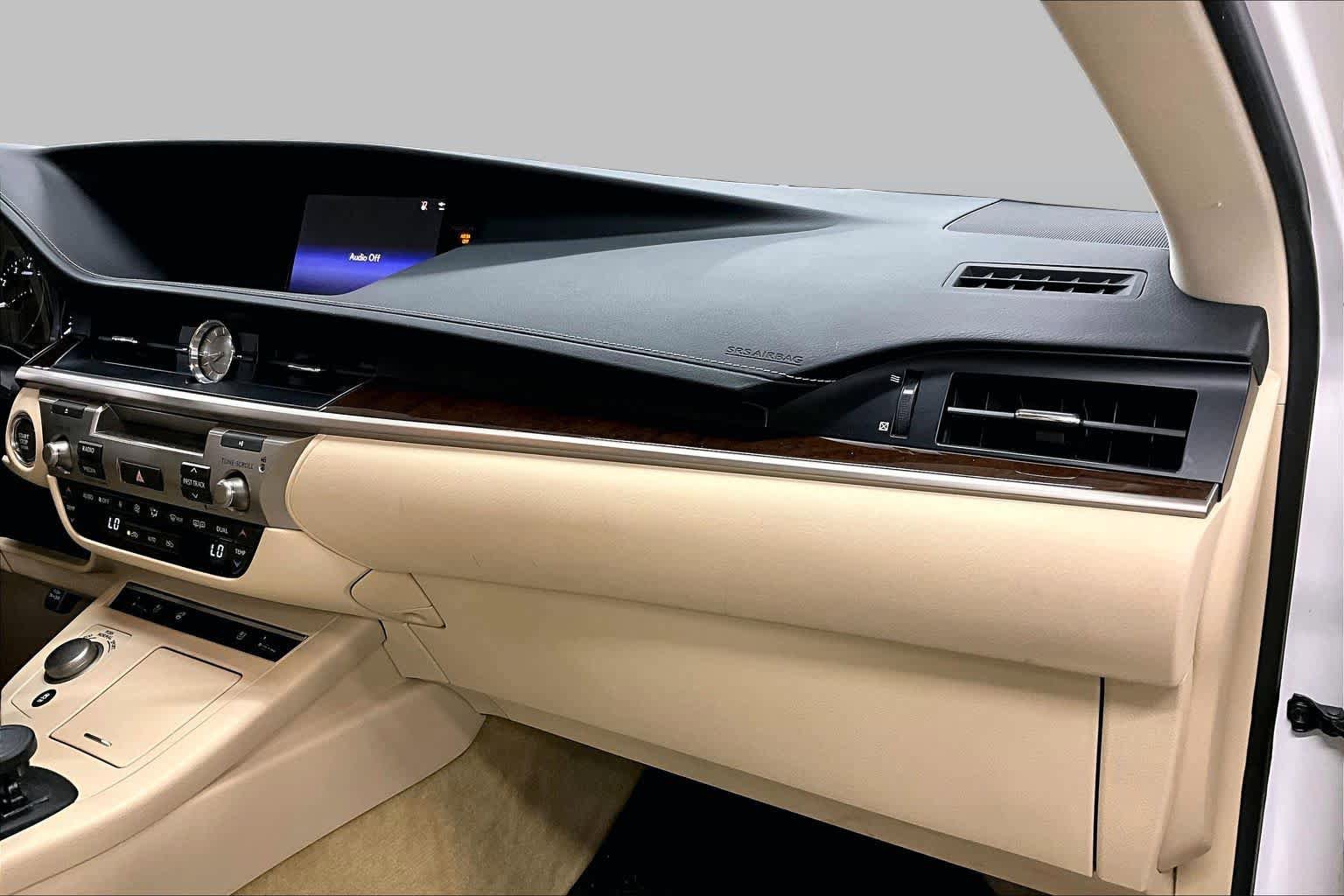 Used 2015 Lexus ES 350 w/ Premium Package FWD image 18