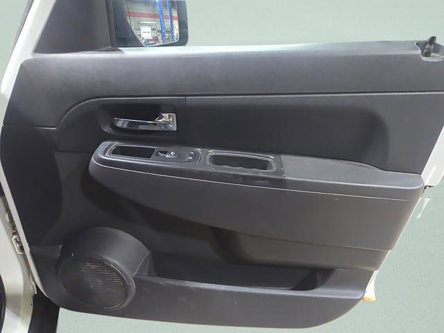 Used 2009 Jeep Liberty Sport image 28