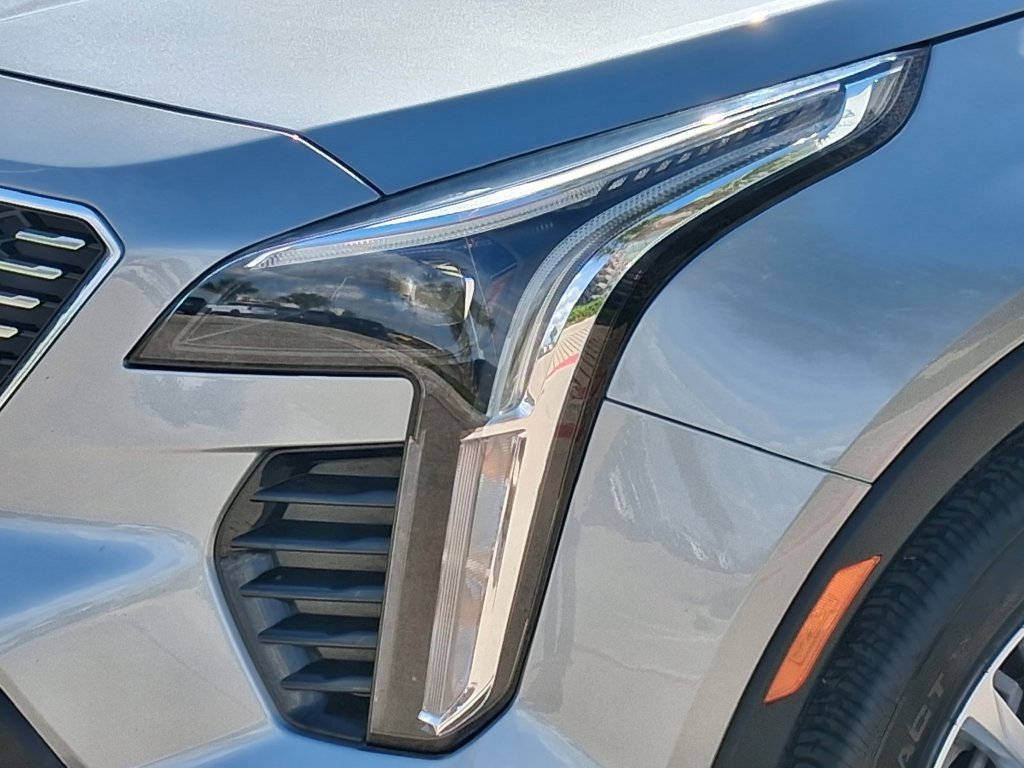 Certified 2023 Cadillac XT4 Luxury FWD image 7