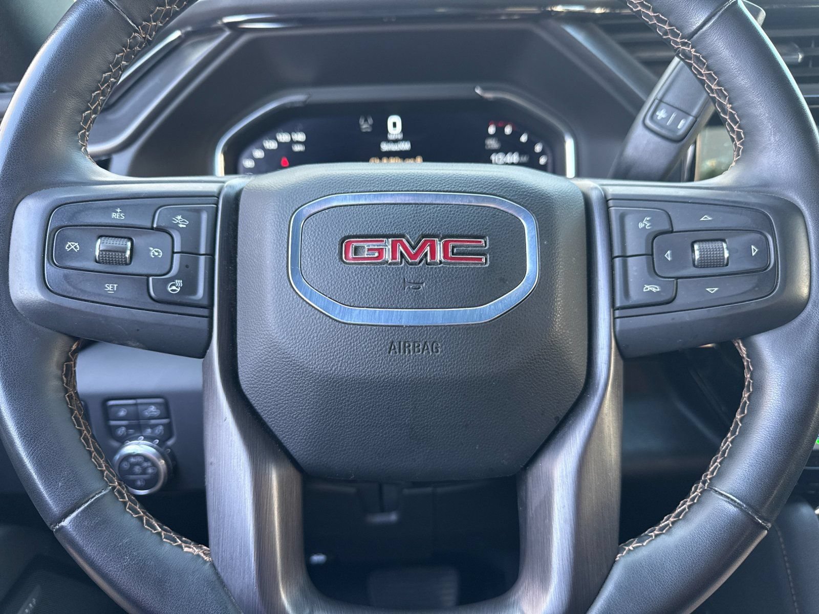 Used 2025 GMC Sierra 2500 AT4 w/ Technology Package AWD/4WD image 26