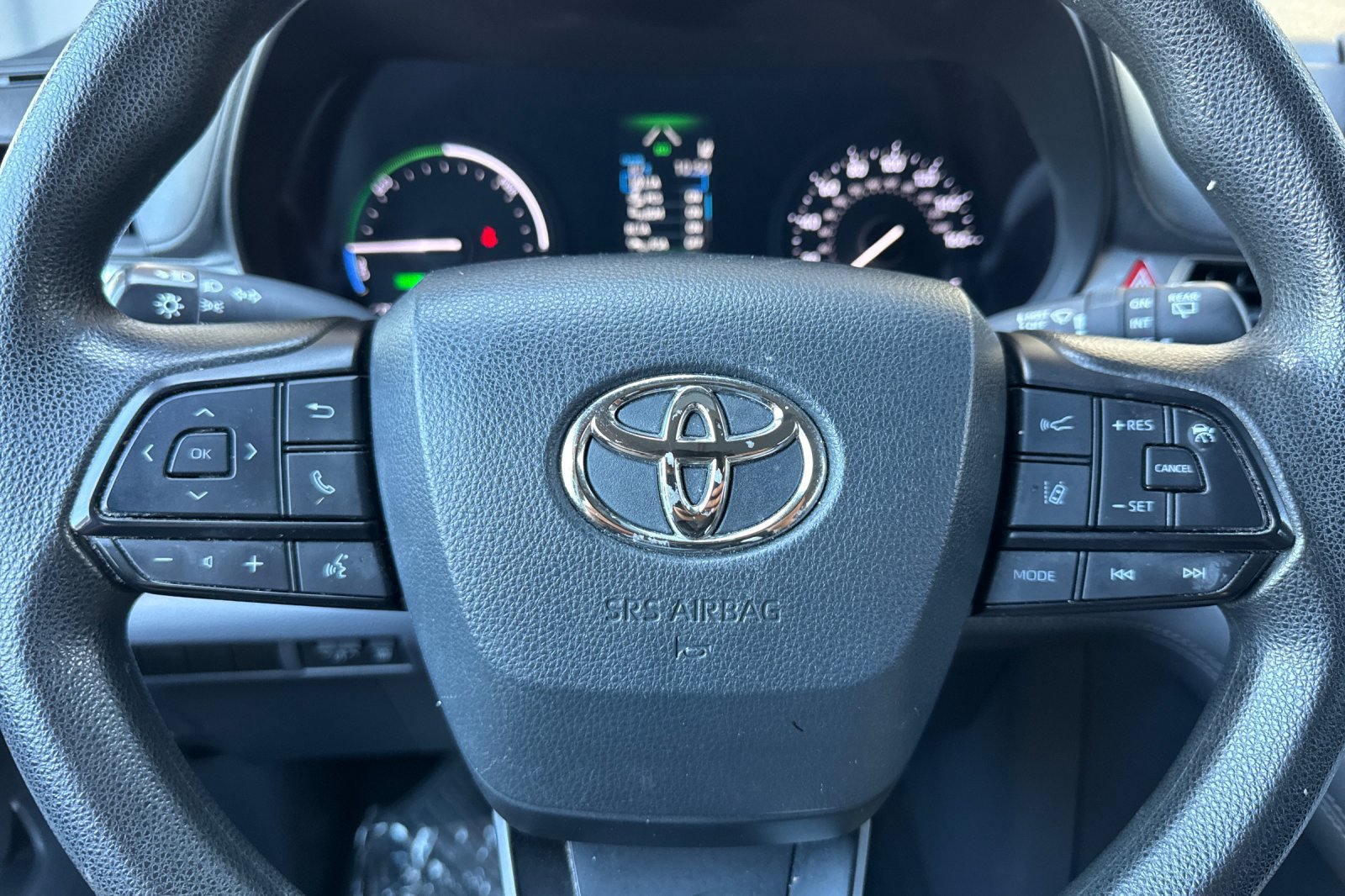 Used 2022 Toyota Sienna LE w/ LE Plus Package AWD/4WD image 25