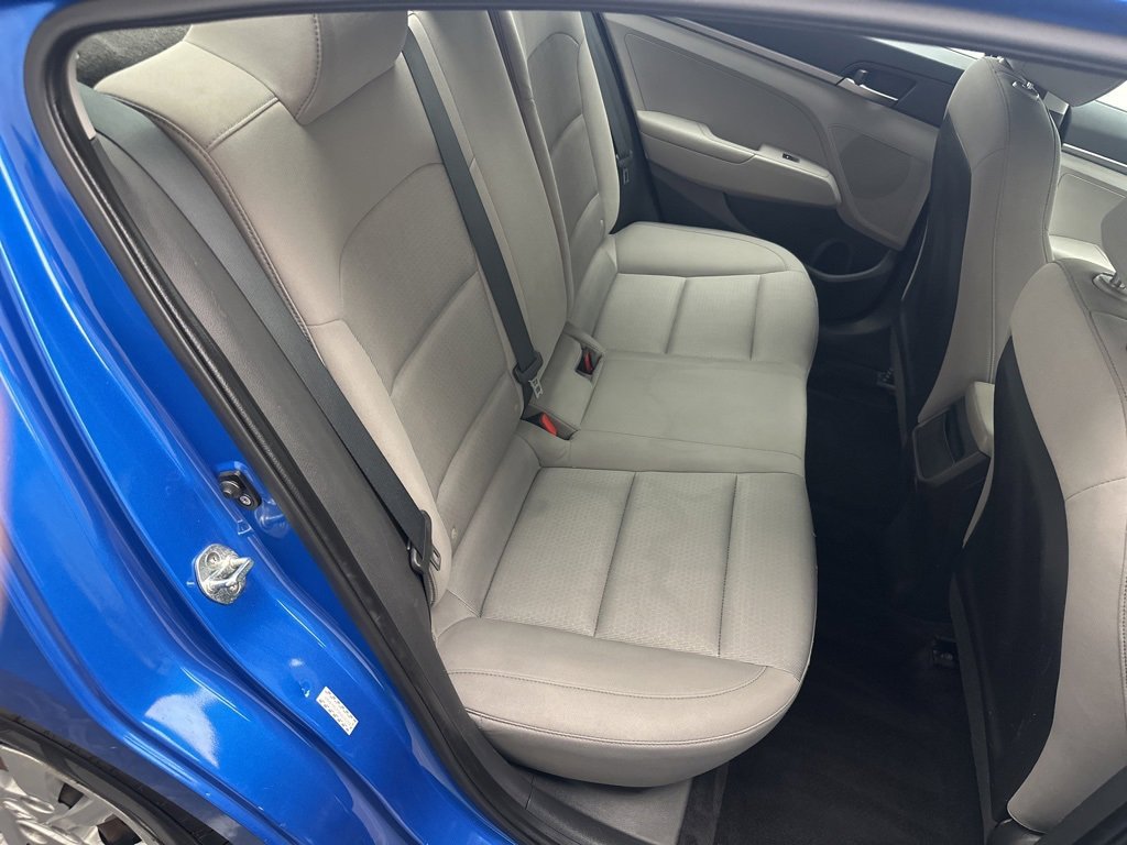 Used 2017 Hyundai Elantra SE image 11