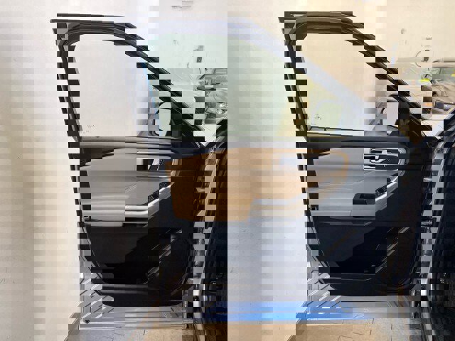 Used 2022 Ford Explorer XLT w/ Equipment Group 202A image 15