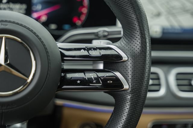 Certified 2025 Mercedes-Benz GLS 450 4MATIC image 32