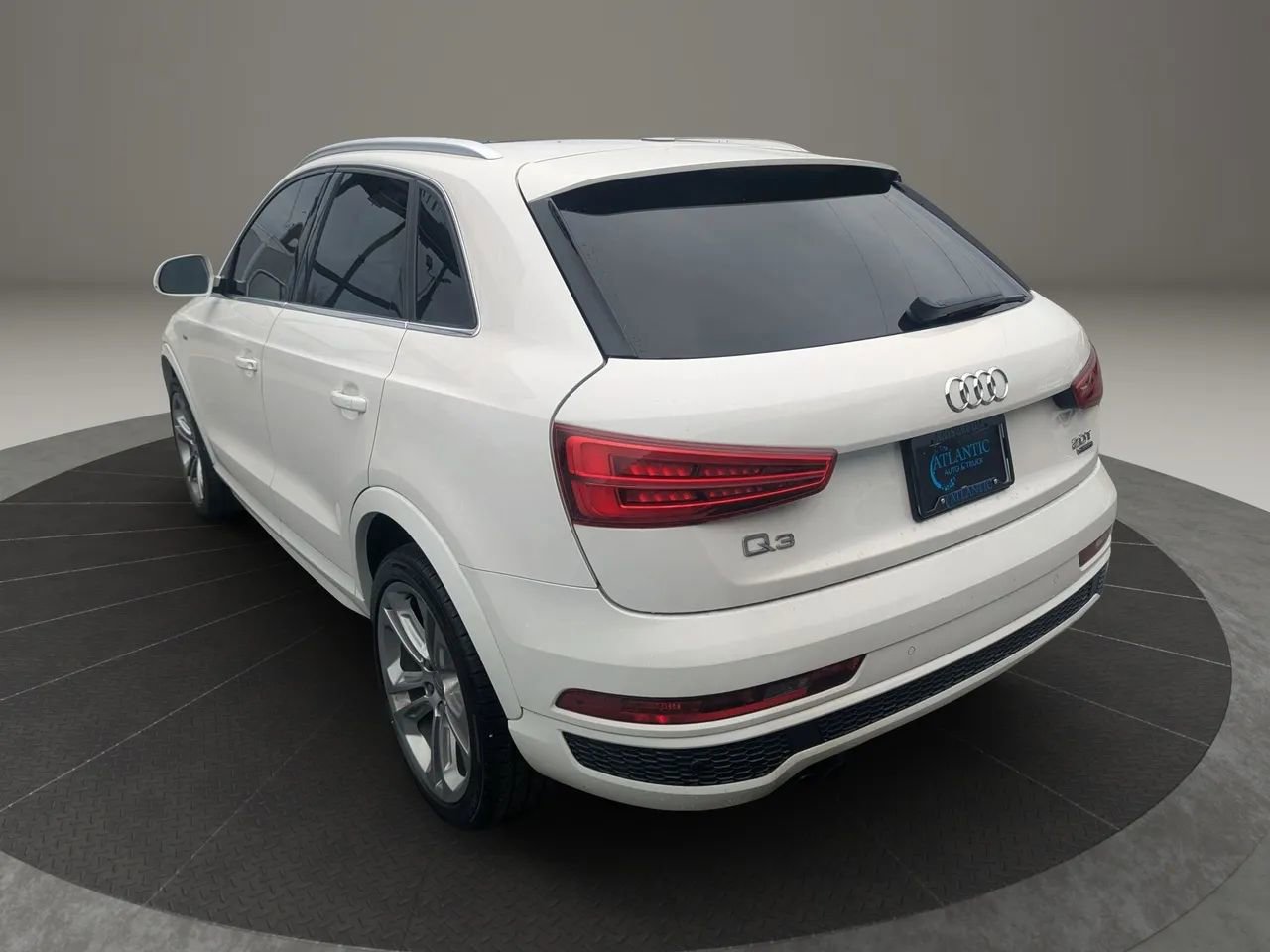 Used 2018 Audi Q3 2.0T Premium Plus w/ Premium Plus Package image 6