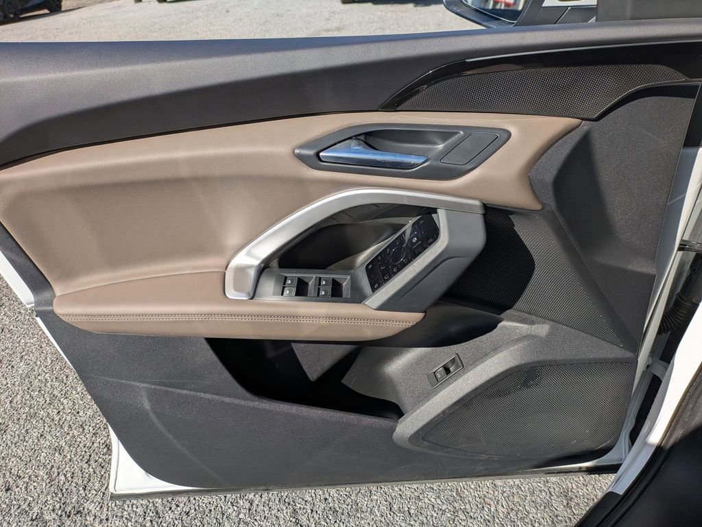 Certified 2025 Audi Q5 Premium w/ Convenience Package image 7