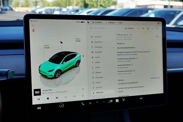Used 2023 Tesla Model Y Long Range AWD/4WD image 29