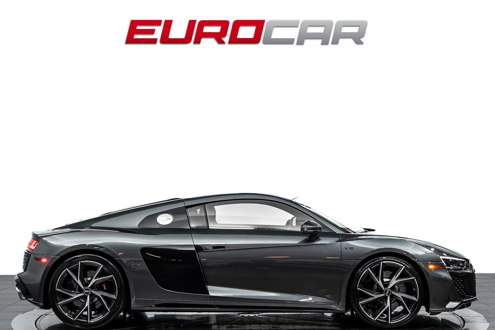 Used 2021 Audi R8 V10 w/ Premium Package RWD image 6