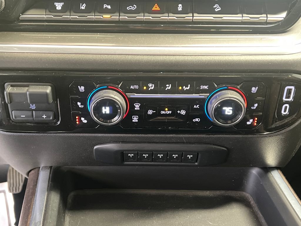 Used 2024 Chevrolet Silverado 2500 High Country w/ Technology Package AWD/4WD image 37