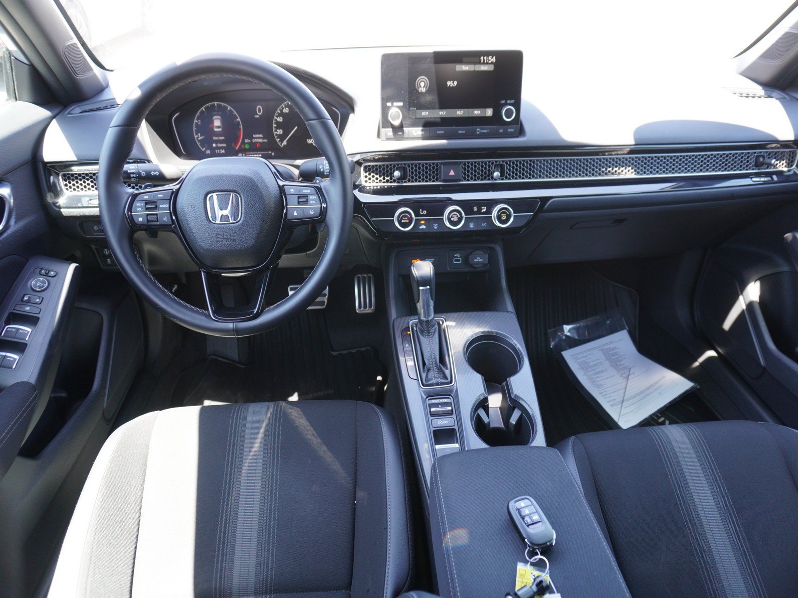 Used 2022 Honda Civic Sport image 2