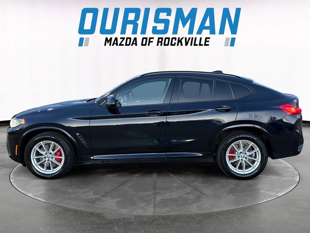 Used 2022 BMW X4 xDrive30i AWD/4WD image 3