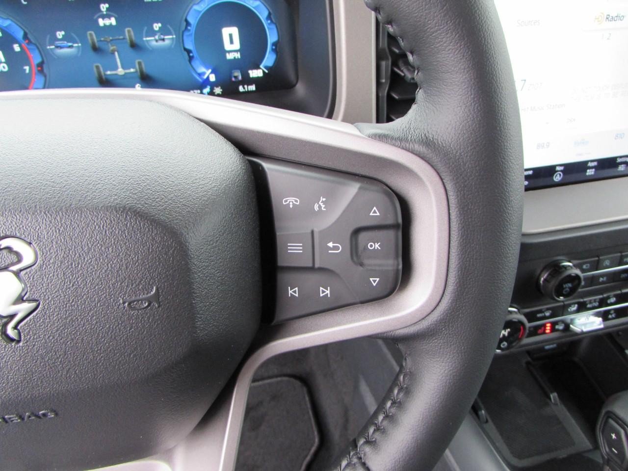 New 2025 Ford Bronco Outer Banks w/ Sasquatch Package AWD/4WD image 16