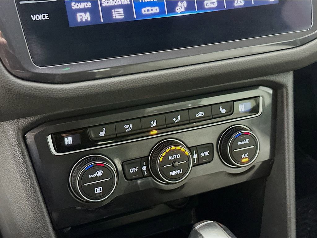 Certified 2021 Volkswagen Tiguan SE w/ Panoramic Sunroof Package image 14