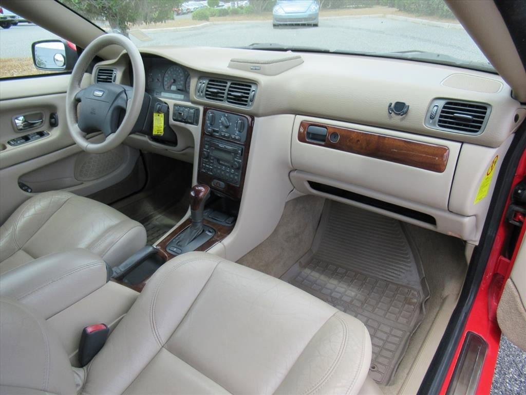 Used 2004 Volvo C70 HT FWD image 12