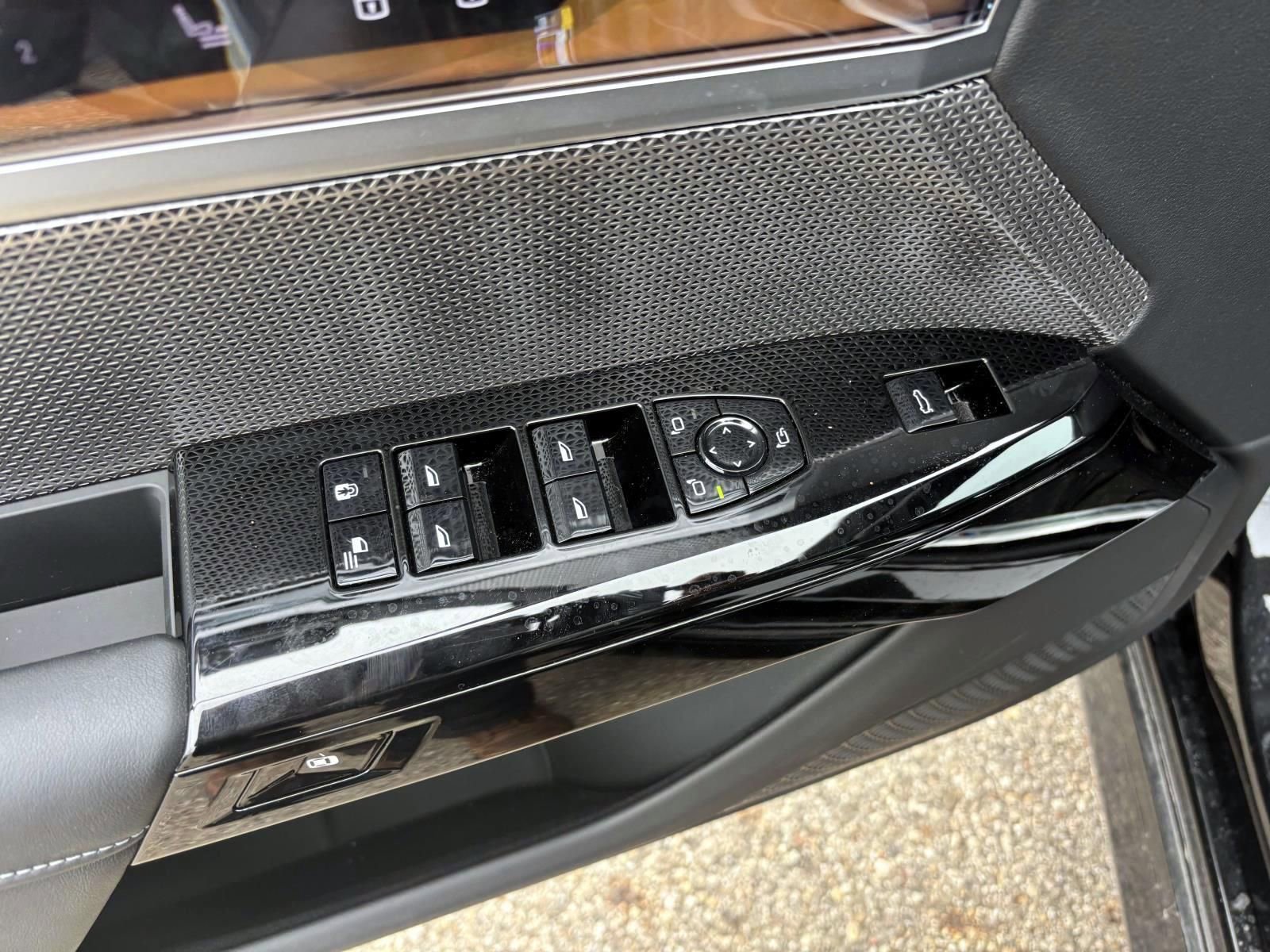 Used 2026 BMW i7 xDrive60 w/ Executive Package AWD/4WD image 14