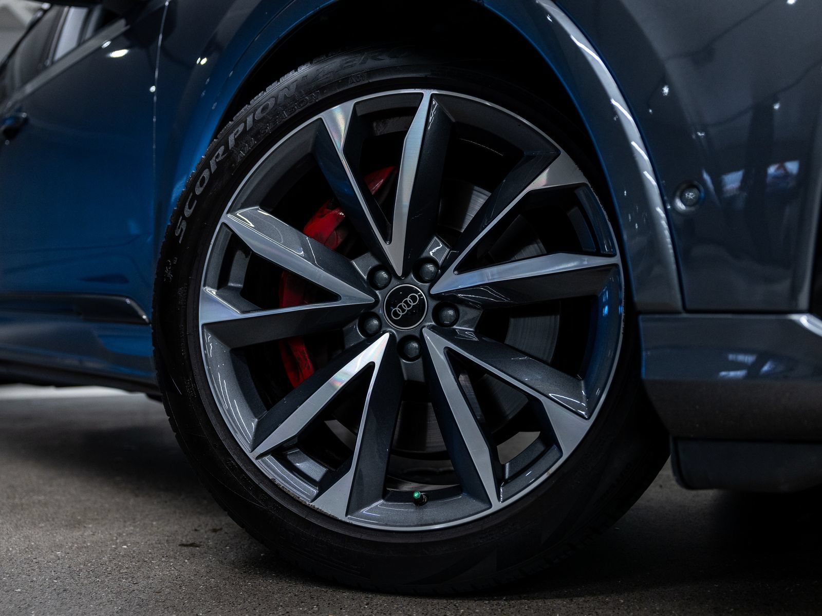 Used 2023 Audi SQ7 Prestige w/ Sport Package AWD/4WD image 42