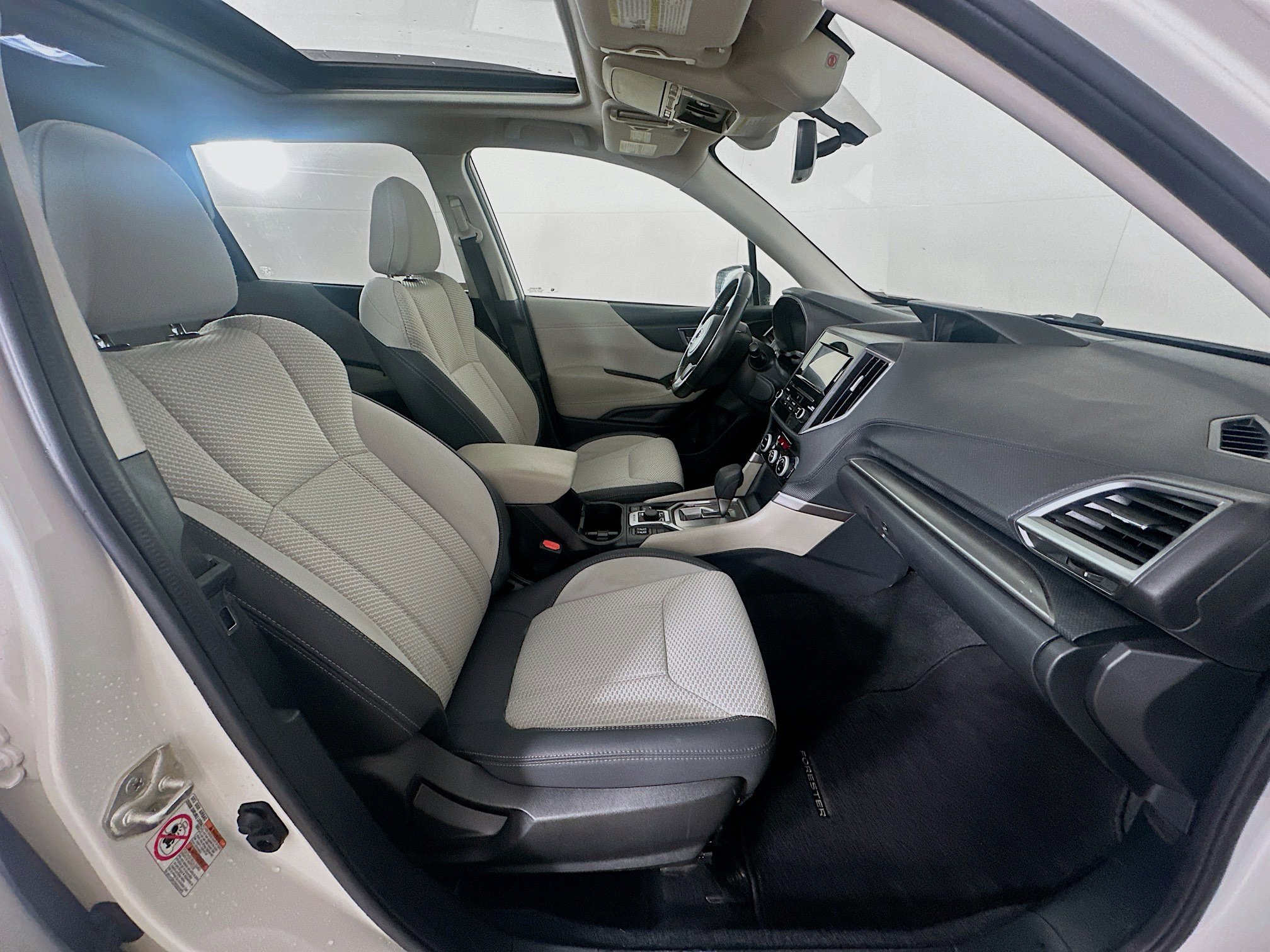 Used 2019 Subaru Forester Premium AWD/4WD image 32