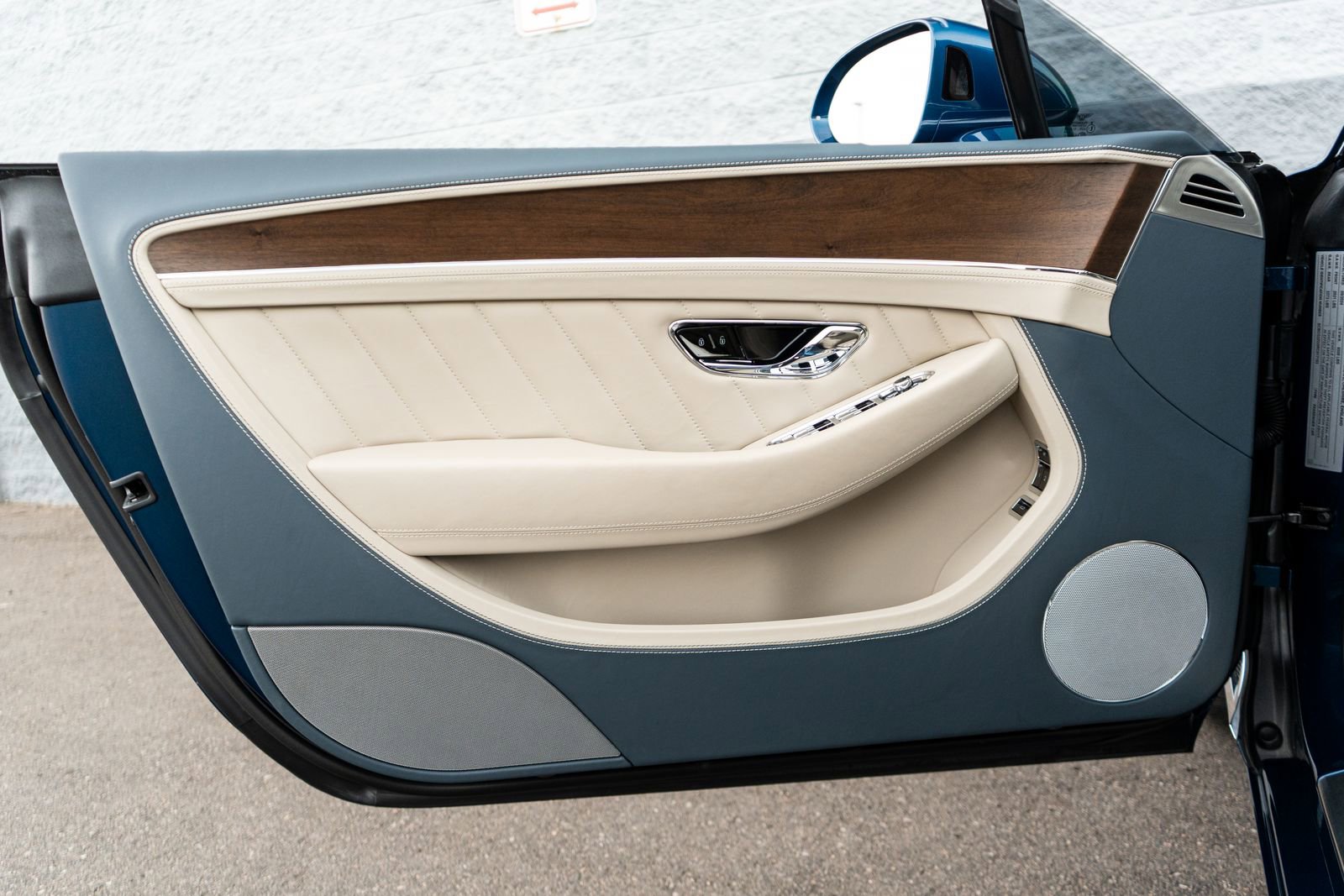 Used 2024 Bentley Continental GT image 24