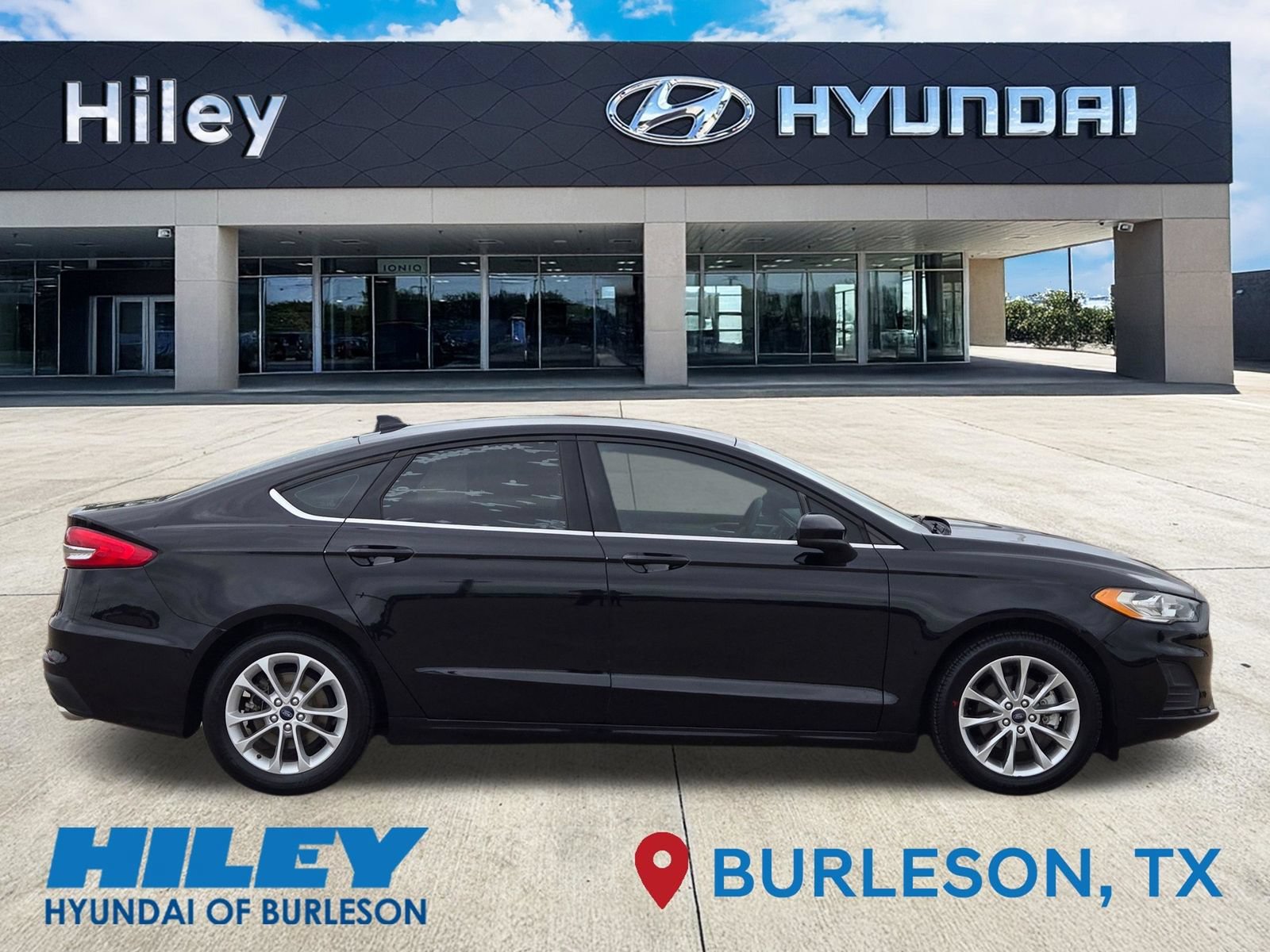 Used 2019 Ford Fusion SE FWD image 3