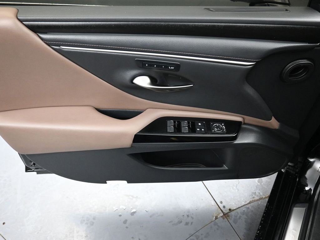 Used 2023 Lexus ES 350 w/ Premium Package image 26