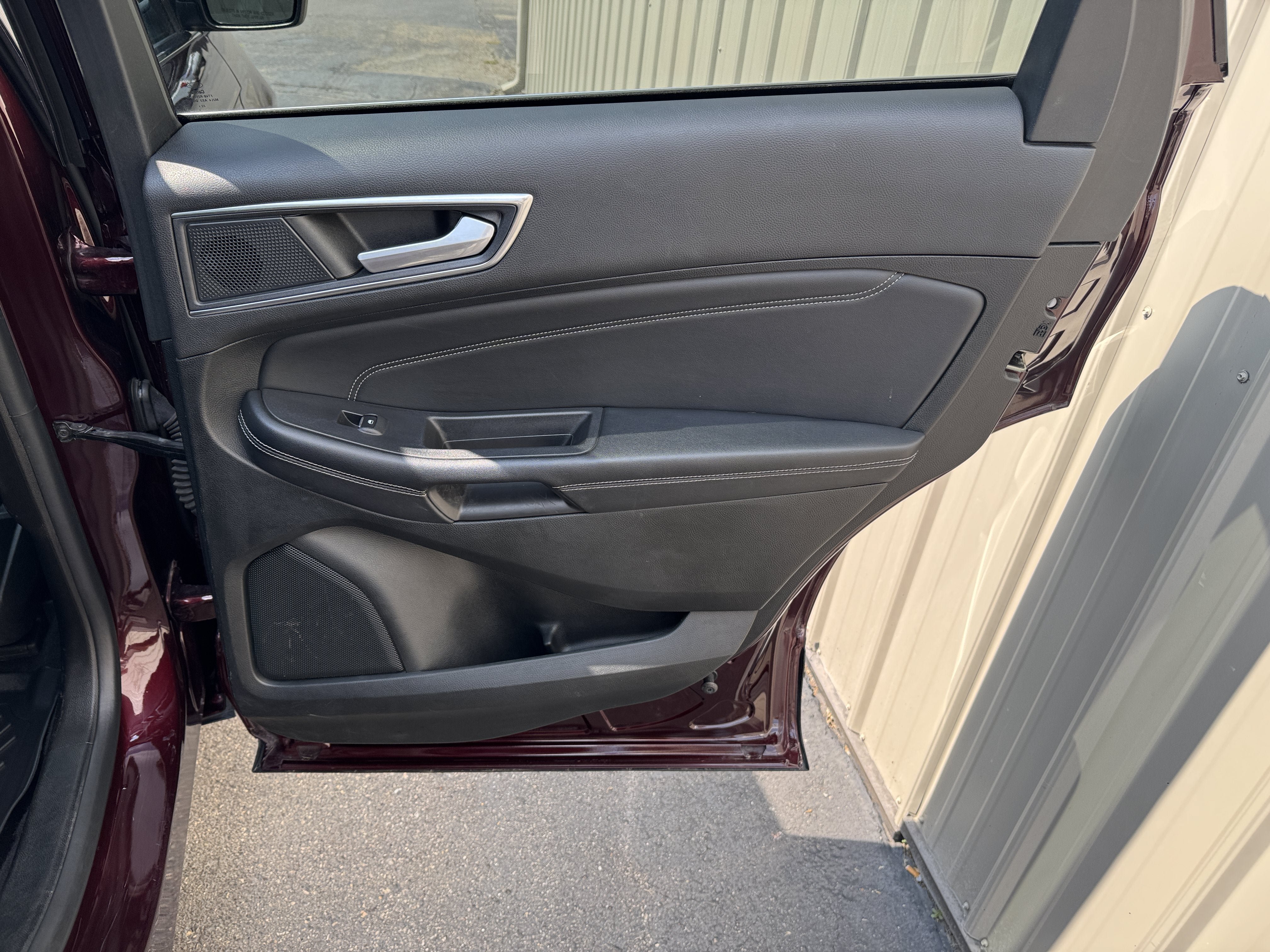 Used 2023 Ford Edge Titanium AWD/4WD image 31