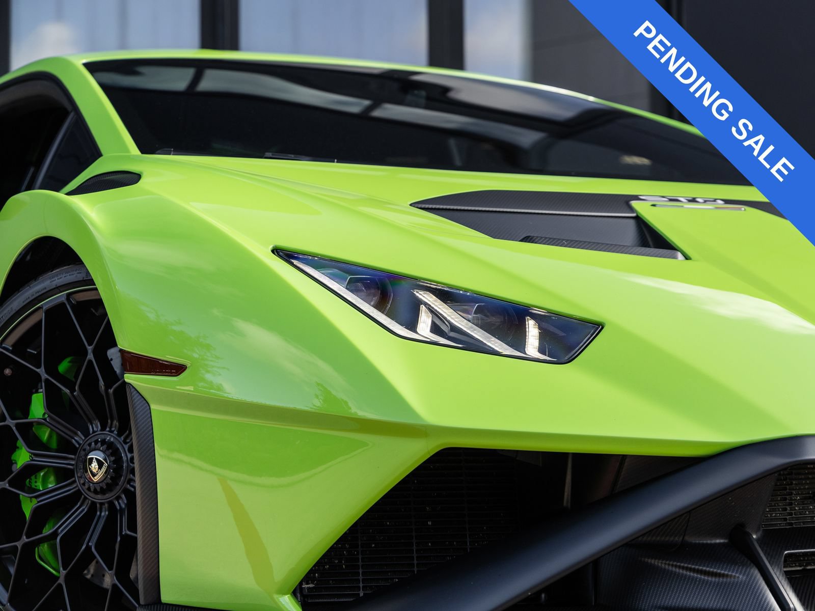 Used 2023 Lamborghini Huracan STO RWD image 38