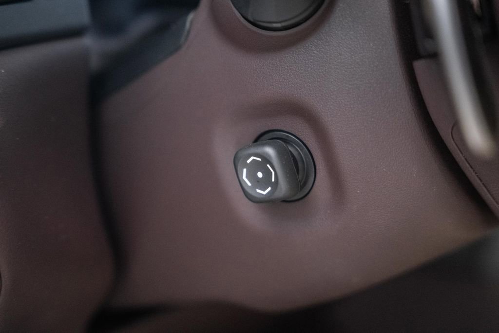 Used 2019 Lexus LS 500h w/ Luxury Package image 44