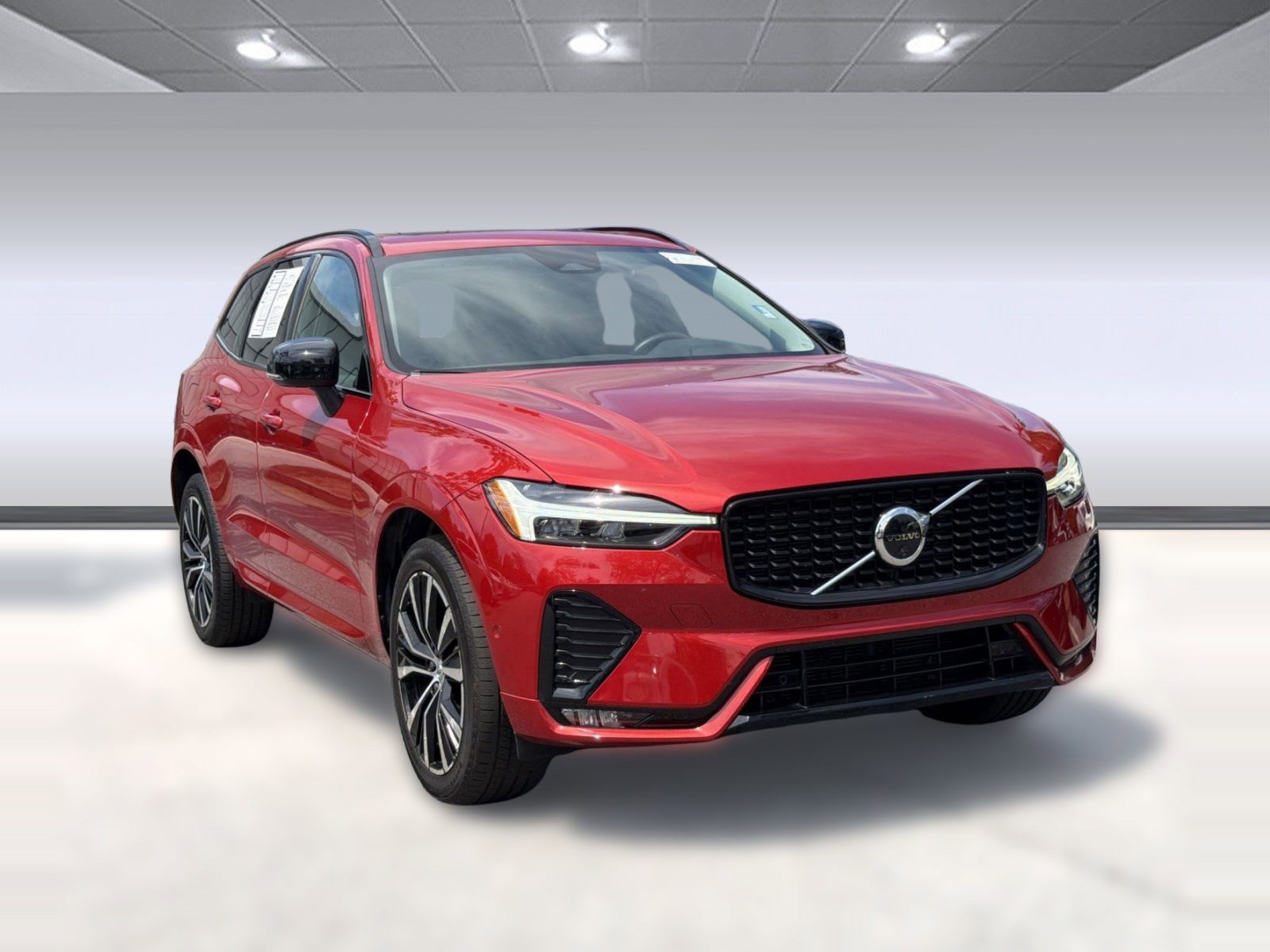 Certified 2024 Volvo XC60 B5 Plus w/ Protection Package Premier AWD/4WD image 7