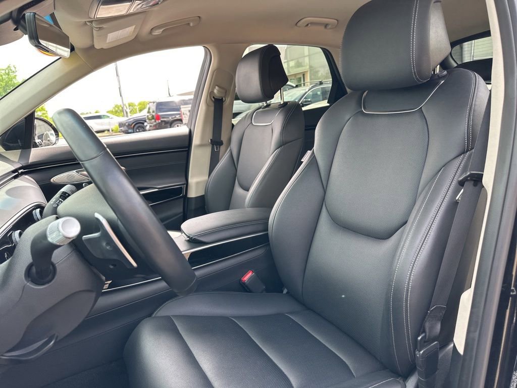 Used 2025 Genesis GV70 2.5T AWD/4WD image 37