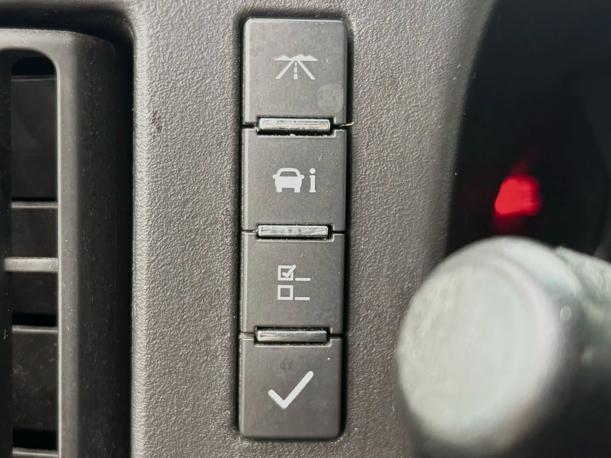 Used 2013 Chevrolet Express 2500 Van 3D image 15