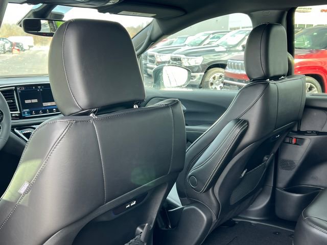 New 2026 Chrysler Pacifica Select AWD/4WD image 36