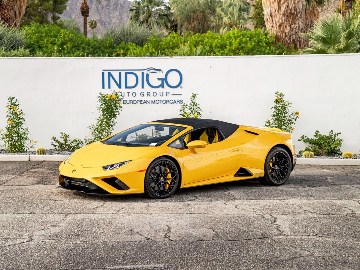 Used 2023 Lamborghini Huracan EVO image 2