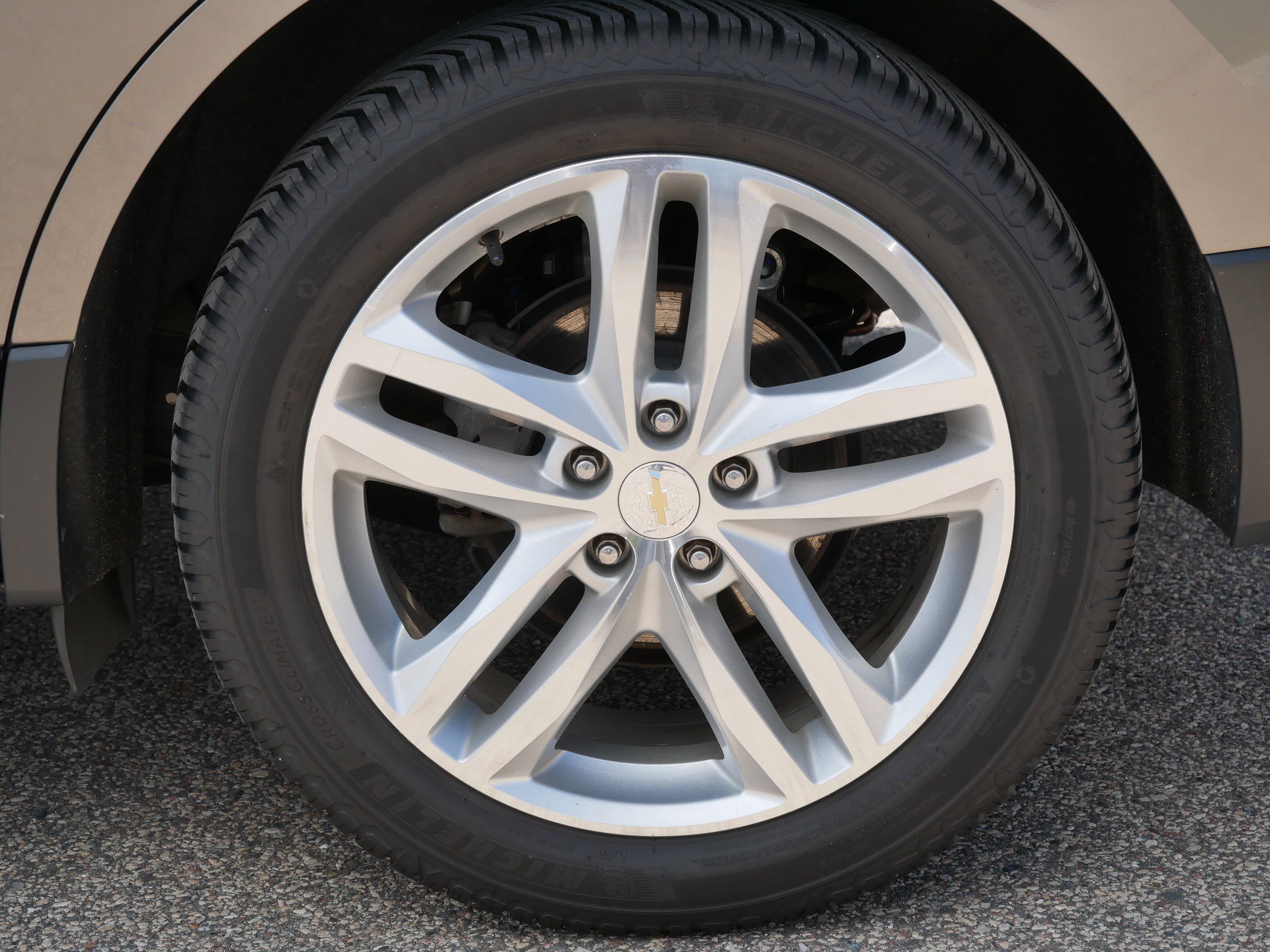 Used 2018 Chevrolet Equinox Premier AWD/4WD image 9