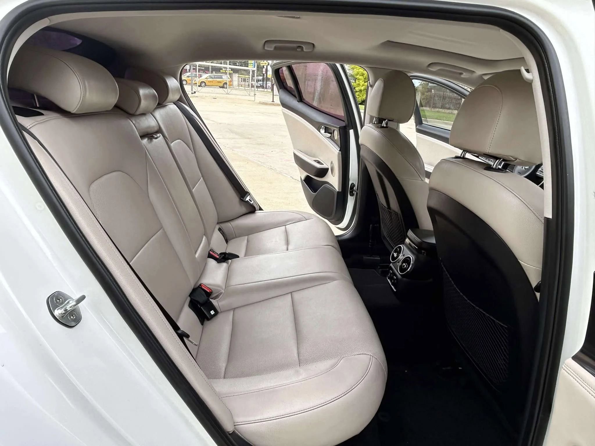 Used 2018 Kia Stinger Premium image 25