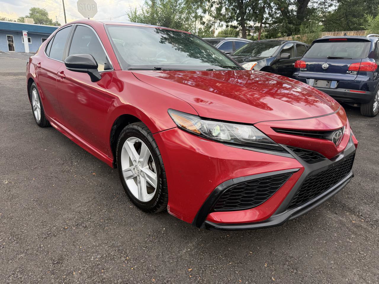 Used 2021 Toyota Camry SE FWD image 5